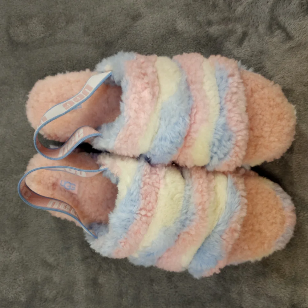 UGG Women's Pastel Fluffy Slippers Size 11 - Picture 8 of 11